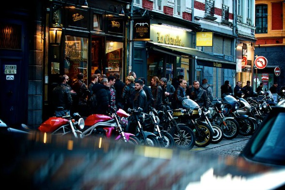 Chaque dernier vendredi soir du mois, motos et motards investissent le pavé lillois !